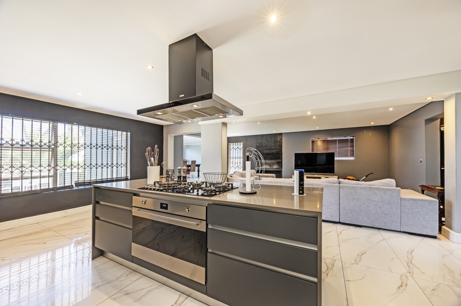 To Let 5 Bedroom Property for Rent in Haasendal Western Cape